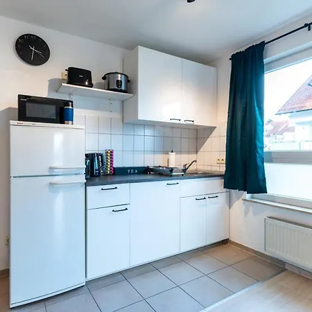 Mercedes I Stuttgart I Kitchen I Office I Parkplatz